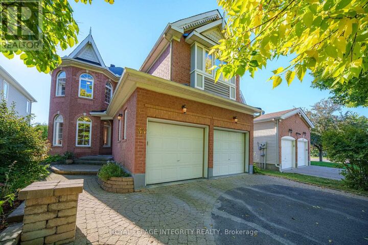 Property Photo:  33 Norgold Crescent  ON K2T 1J1 