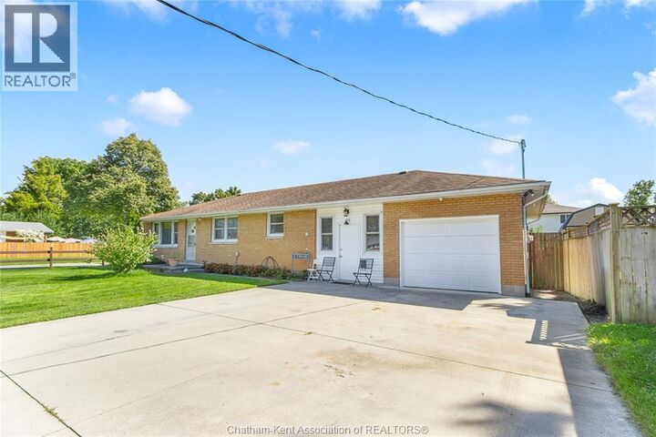 Property Photo: 410 McNaughton Avenue East ON N7L 2G9