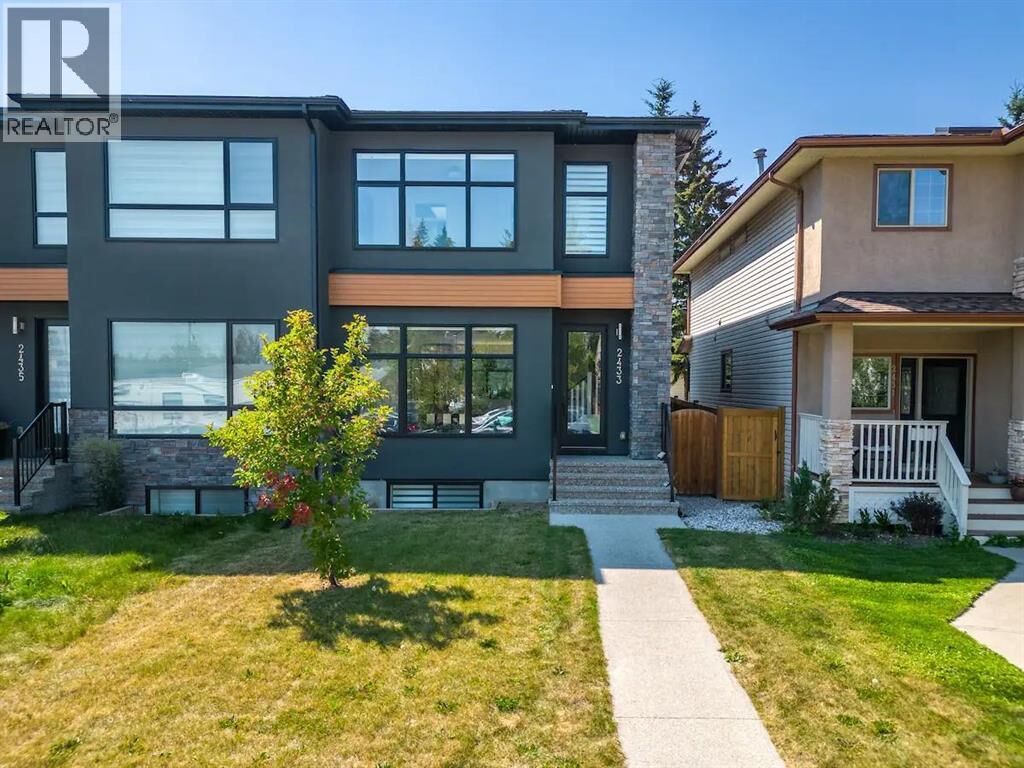 Property Photo:  2433 30 Street Southwest  AB T3E 2L9 