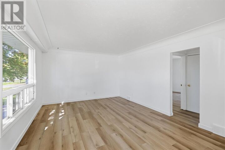 Property Photo:  118 Blake Ave  ON P6B 4Y1 
