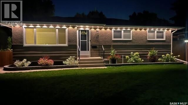 Property Photo:  37 Dunning Crescent  SK S7J 2S6 