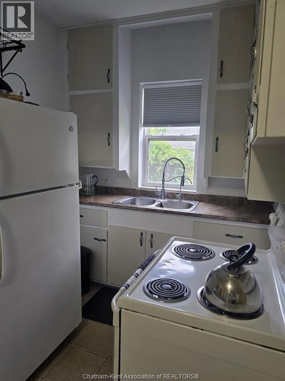 Property Photo:  263 Delaware Avenue  ON N7L 2W7 
