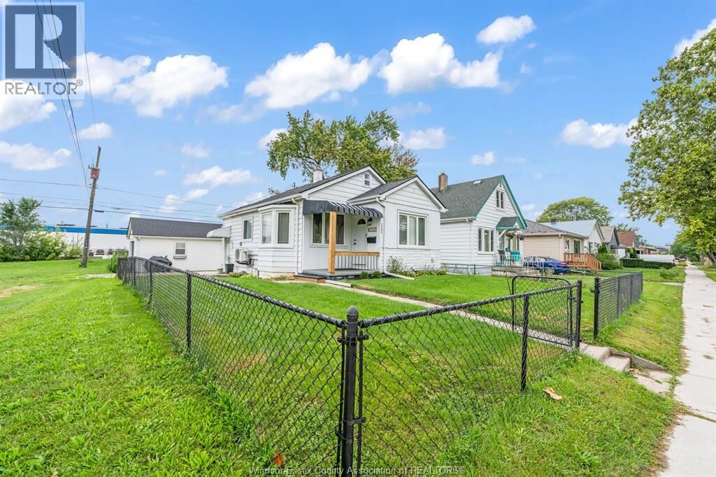 Property Photo:  2597 Alexis Road Upper  ON N8W 3Z6 