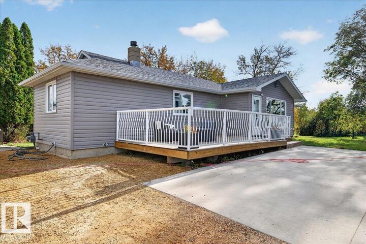 Property Photo: 53203 RR 220 AB T8E 2B5
