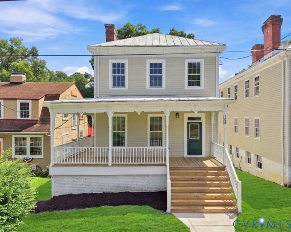 Property Photo:  104 E Fillmore Street  VA 23803 