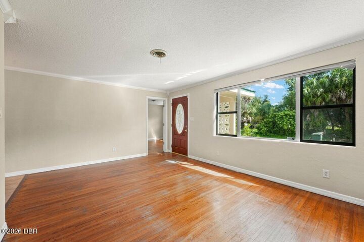 Property Photo: 730 Briarwood Drive FL 32114