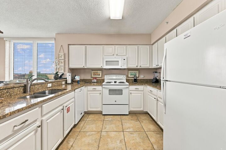 Property Photo:  970 U.s. Highway 98 401  FL 32541 