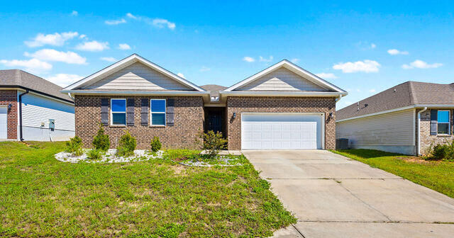 Property Photo: 5560 Guinevere Lane FL 32583