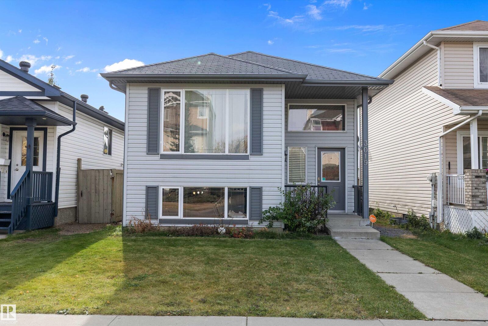 Property Photo:  3019 33 Avenue NW  AB T6T 1X2 