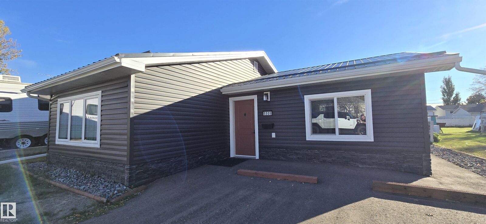 Property Photo:  5509 48A Street  AB T9C 1G4 