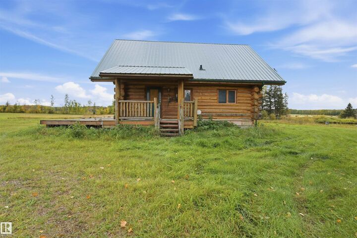 Property Photo:  10005 Twp Rd 533  AB T0E 2M0 