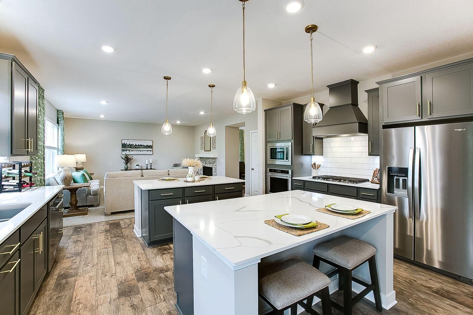 Property Photo:  1692 Oak Creek Pass  MN 55318 