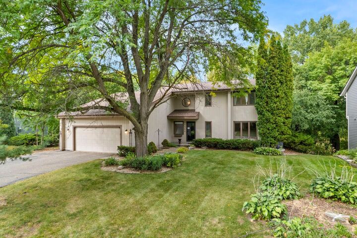 Property Photo:  15588 Canyon Ridge  MN 55347 