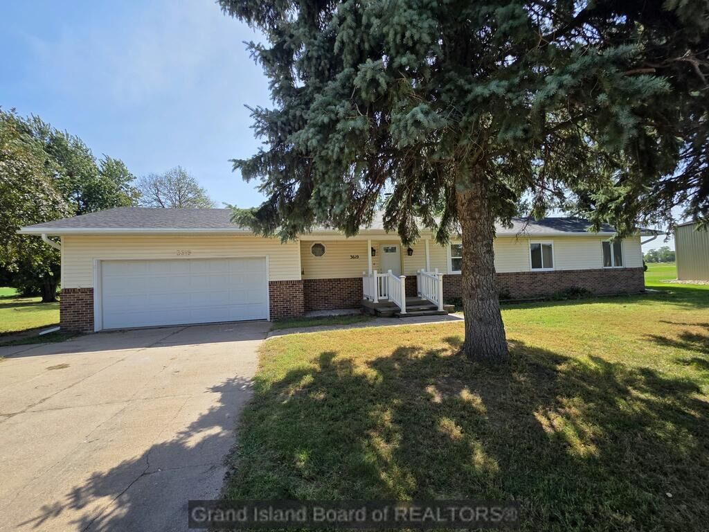 Property Photo: 3619 Palomino Pl NE 68801