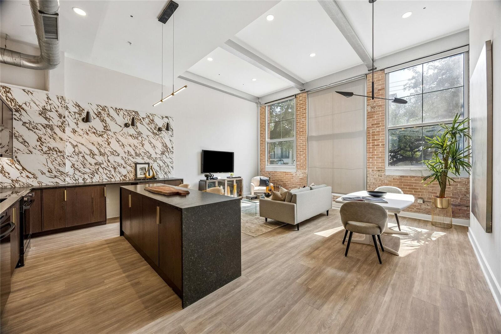 Property Photo: 1312 Live Oak Street 107 TX 77003