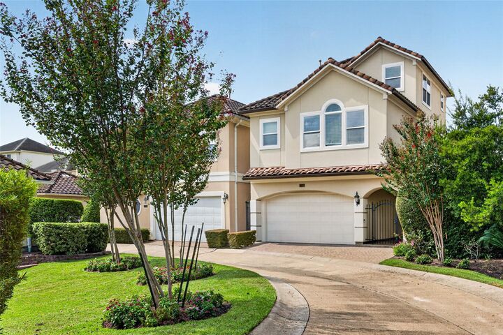 Property Photo:  2816 McCulloch Circle  TX 77056 