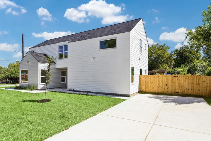 Property Photo:  6833 Cohn A And B  TX 77091 