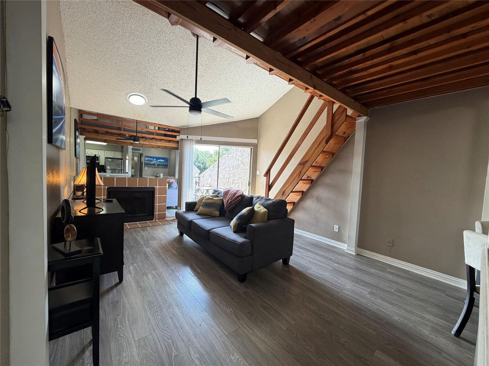 Property Photo:  10855 Meadowglen Lane 8  TX 77042 