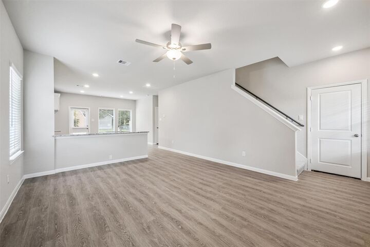 Property Photo:  914 Roosevelt Street  TX 77568 