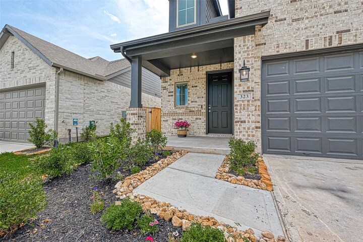 Property Photo:  323 Highland Bayou Drive  TX 77304 