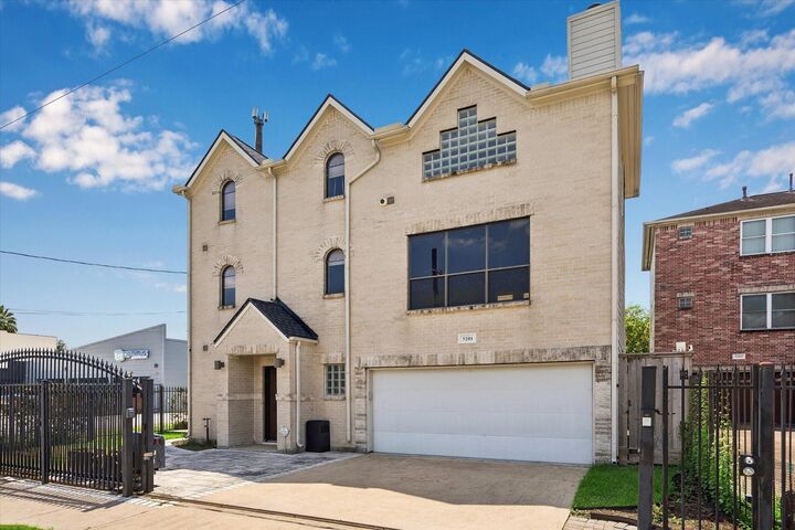 Property Photo:  5201 Cornish Street  TX 77007 