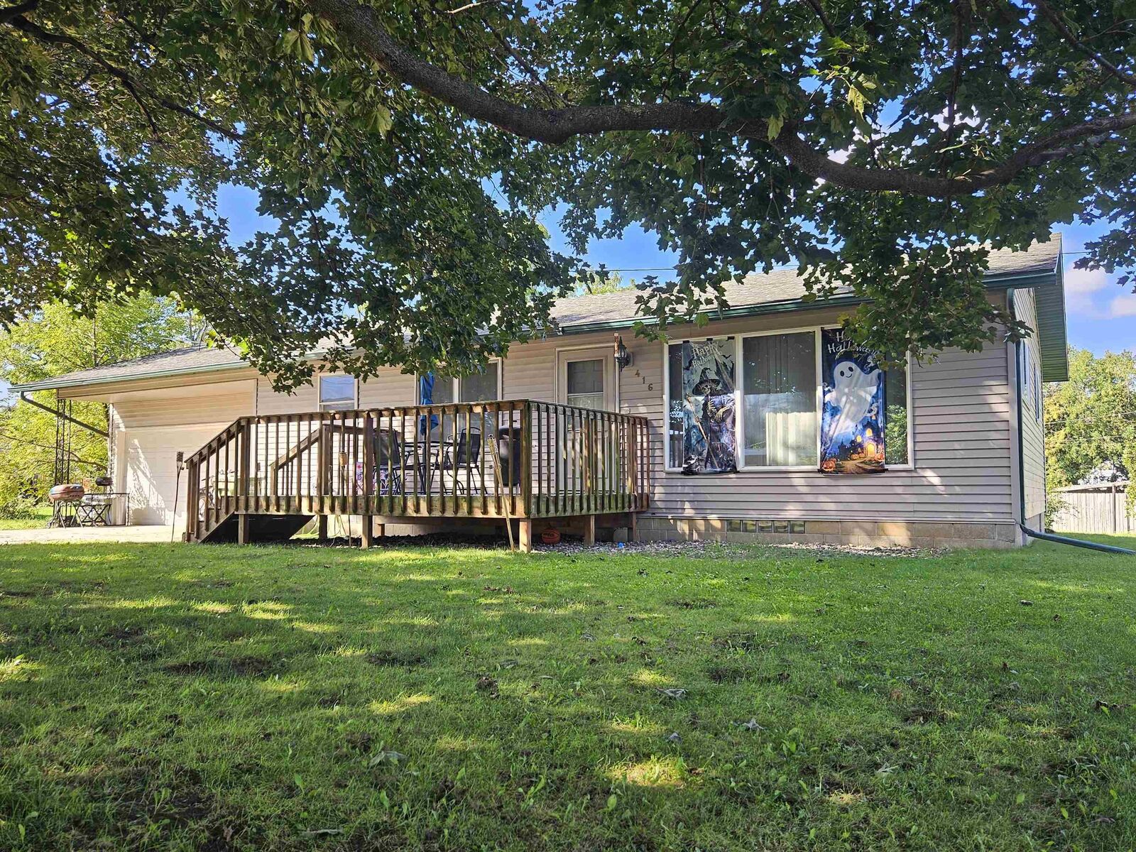 Property Photo: 416 E 7th Street IA 52136