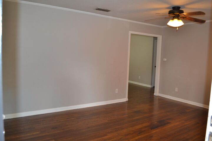Property Photo: 1101 Glencrest TX 75601