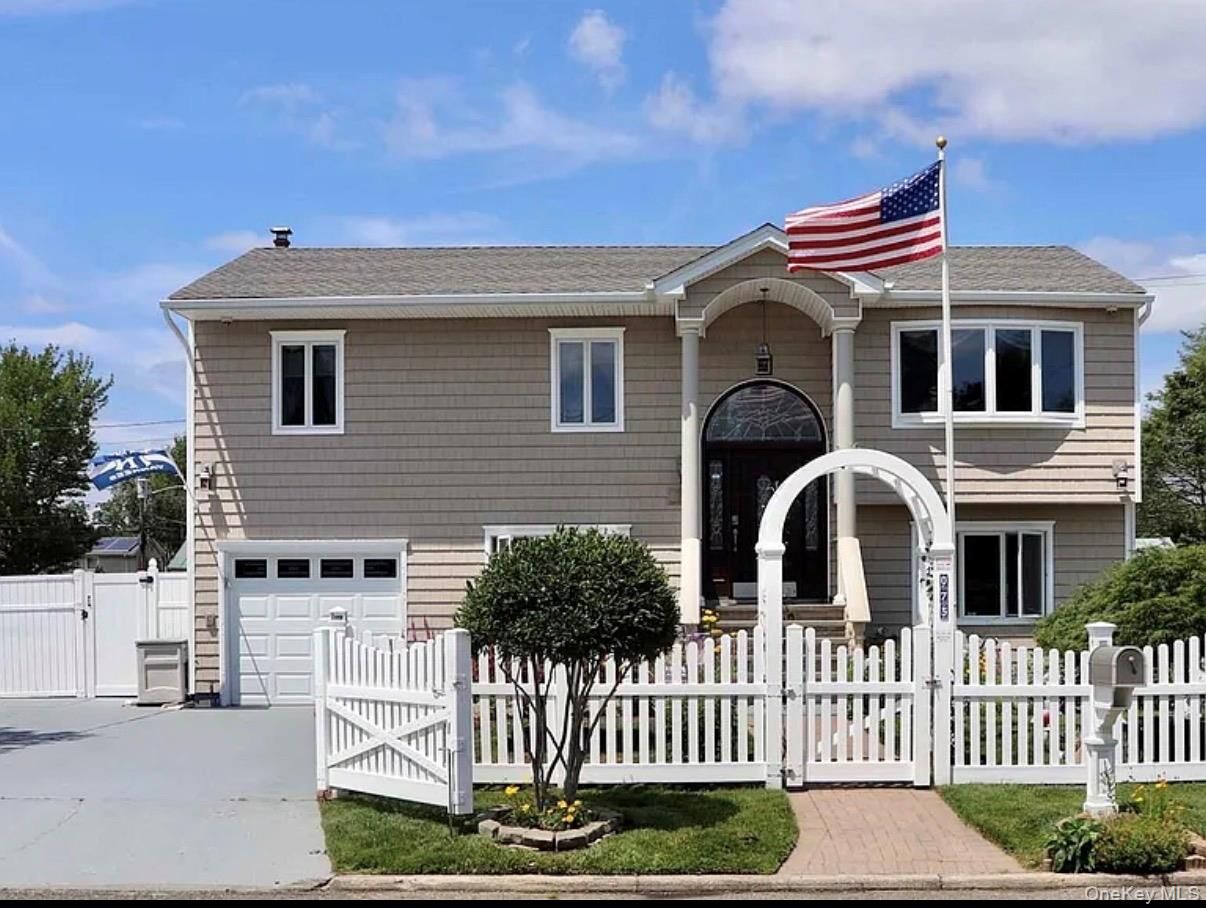 Property Photo:  75 Jewel Street  NY 11717 