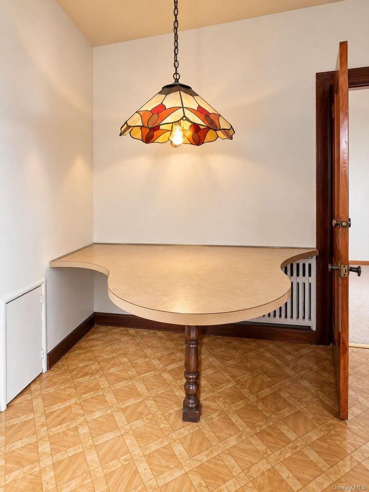 Property Photo:  12 Balfour Street 2  NY 10305 