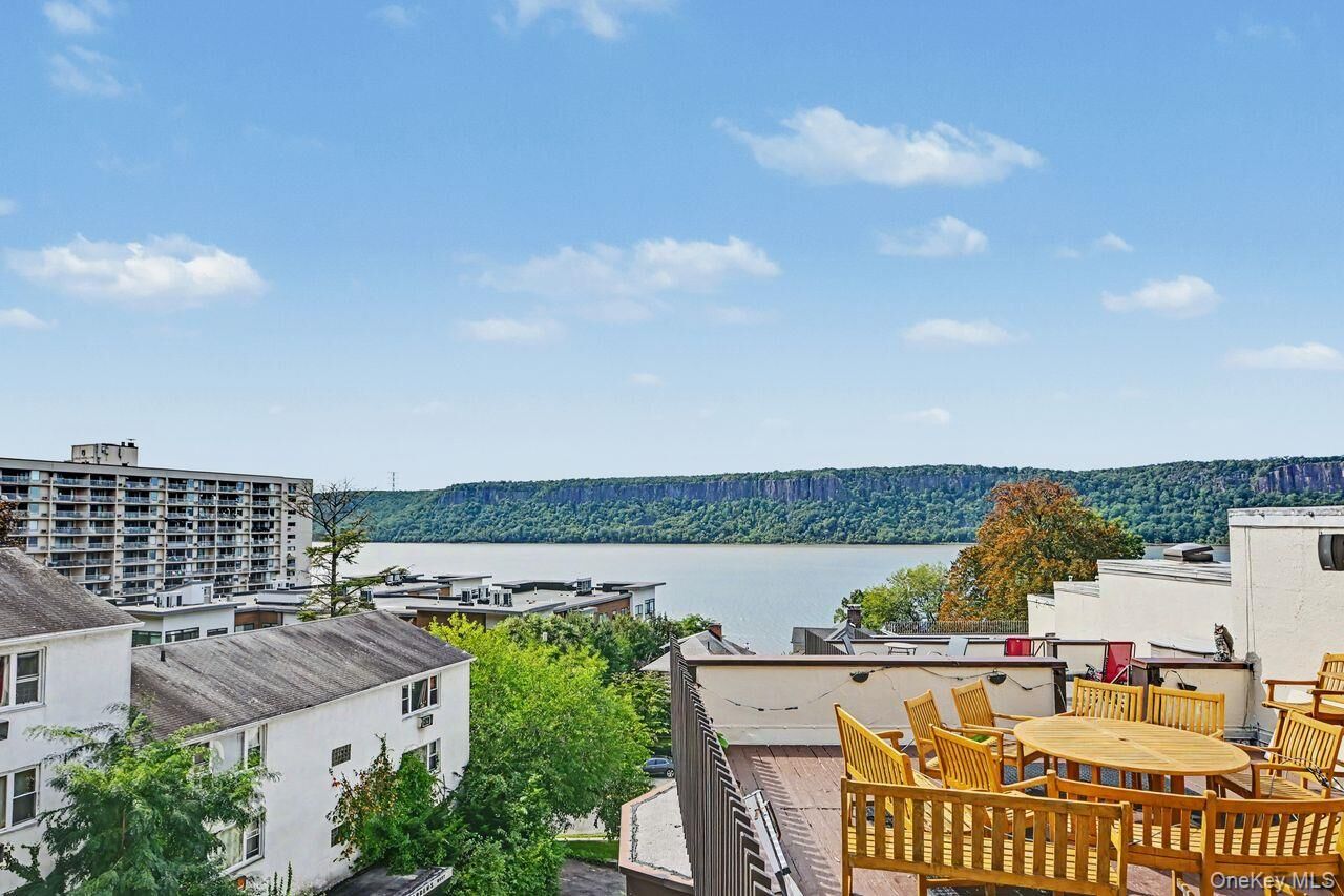 Property Photo:  1200 Warburton Avenue 41  NY 10701 