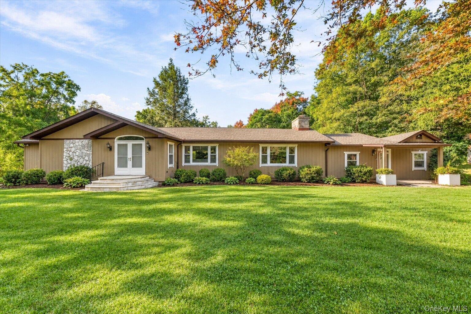Property Photo:  401 Ruskey Lane  NY 12538 