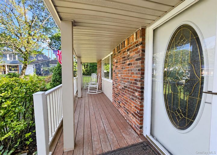 Property Photo:  20 Bradbury Court  NY 11741 