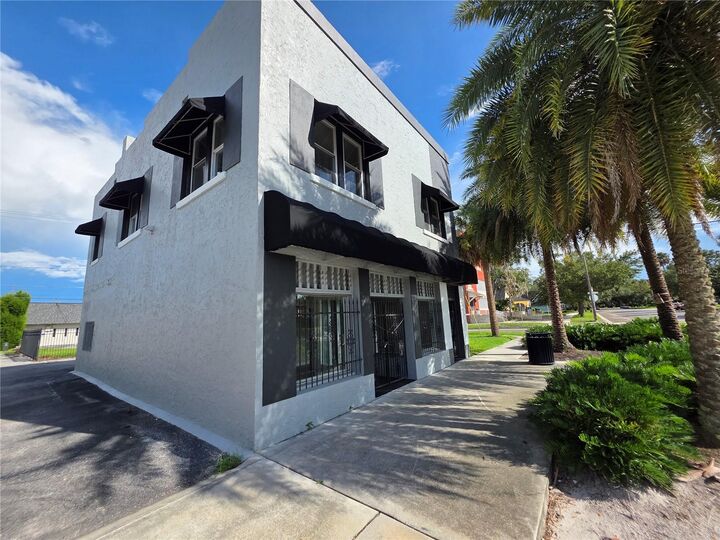 Property Photo: 217 S Oak Avenue FL 32771