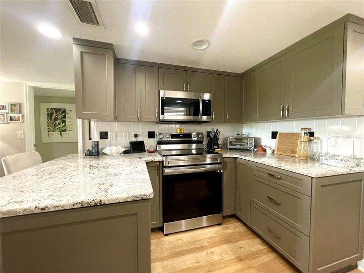 Property Photo:  7893 Sailboat Key Boulevard S 101  FL 33707 