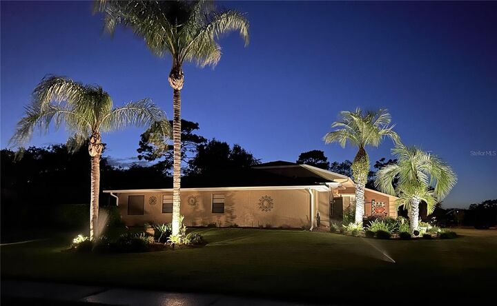 Property Photo:  13162 Roseanna Drive  FL 34609 