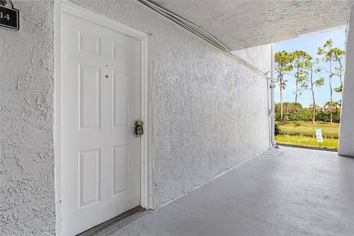 Property Photo:  13545 Eagle Ridge Drive 814  FL 33912 