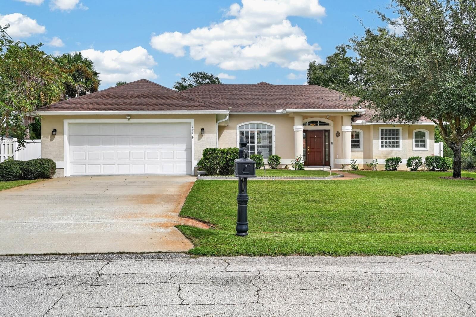 Property Photo: 191 Pritchard Drive FL 32164