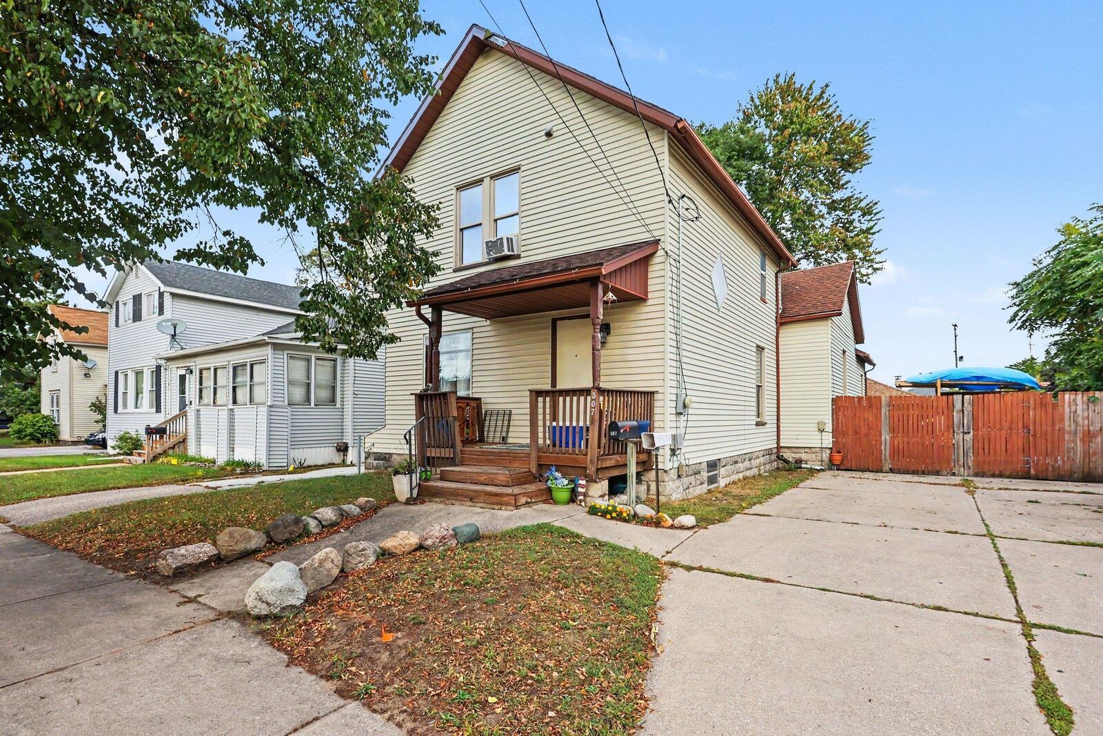 Property Photo: 507 S Henry Street MI 48706