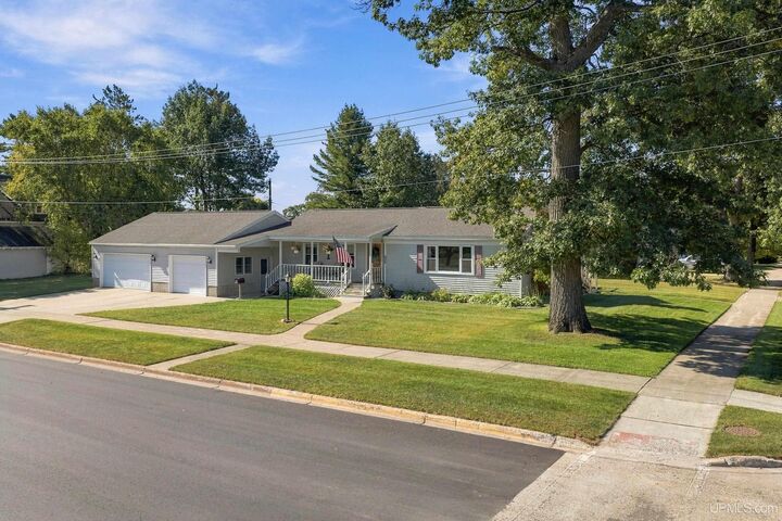 Property Photo:  602 S 11th Street  MI 49829 