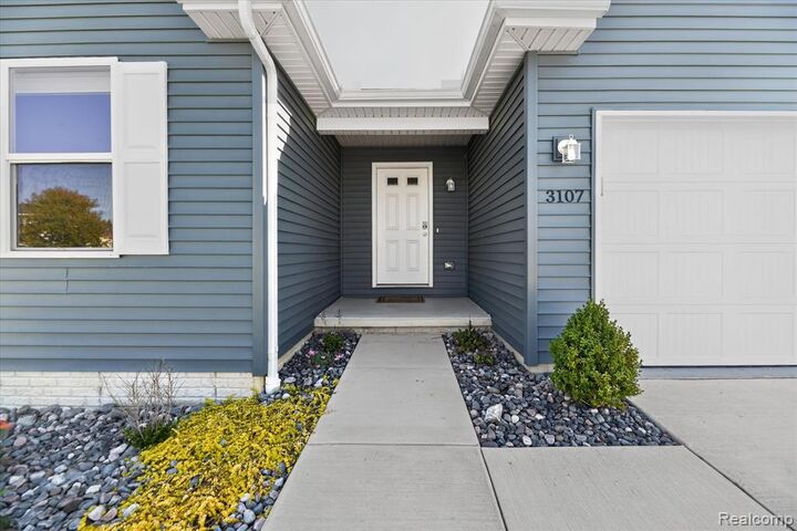 Property Photo: 3107 Daisy Way MI 48519 1590