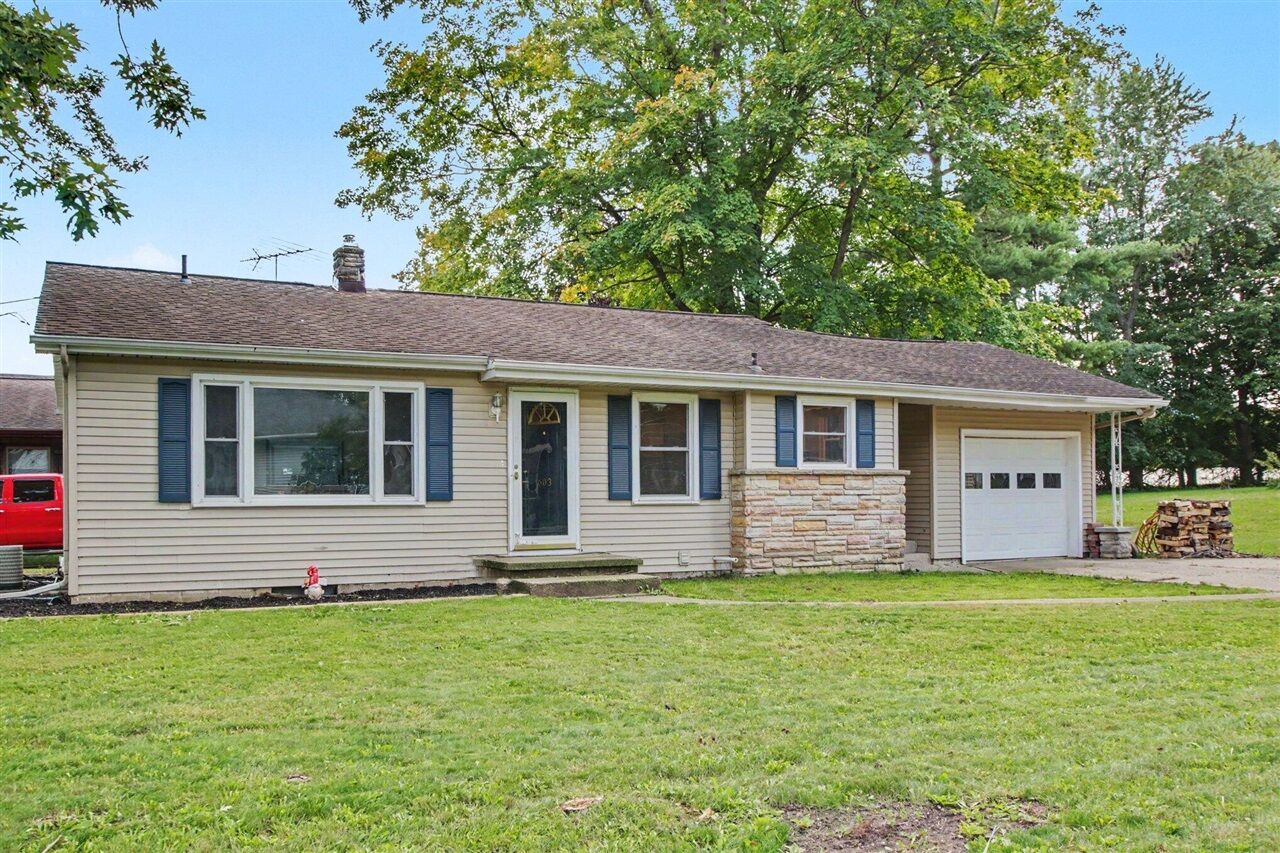 Property Photo:  603 W Stoddard Street  MI 48813-1478 