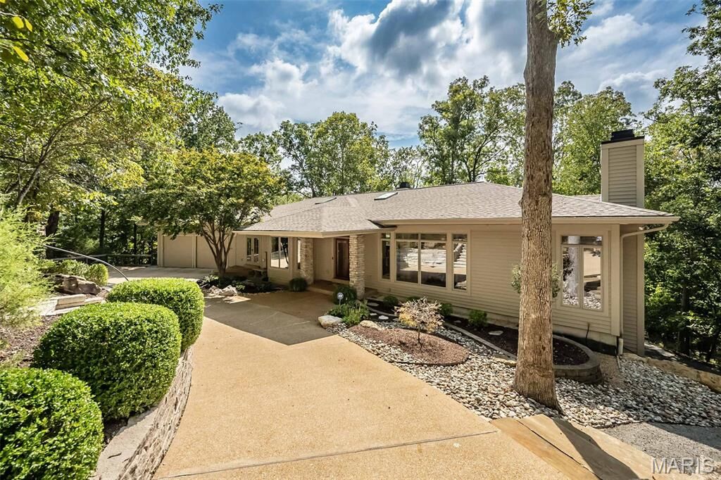 Property Photo:  18852 Highwood Estates Drive  MO 63069 