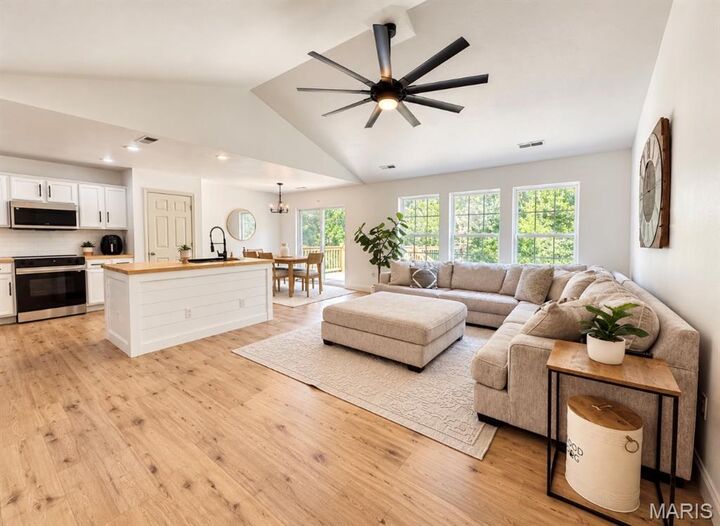 Property Photo:  234 Settlers Pass  MO 65583 