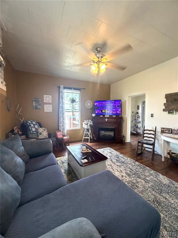 Property Photo: 208 E First Street MO 63640