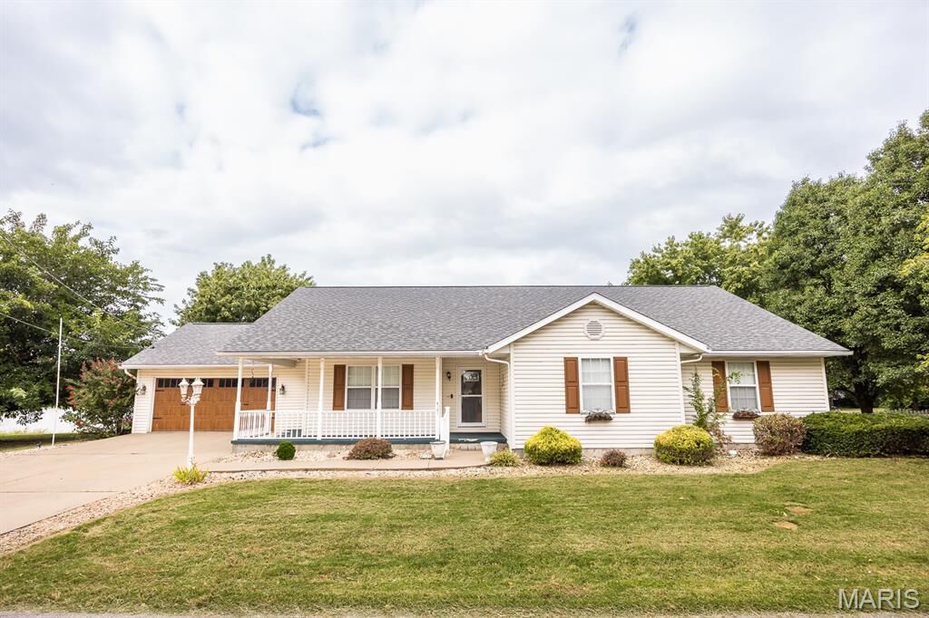 Property Photo:  4121 Bruene Avenue  IL 62040 