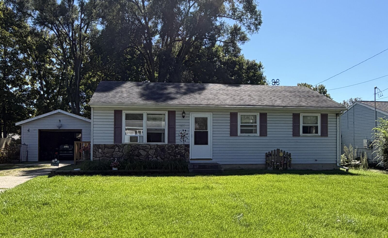 Property Photo:  5618 Lantana Avenue  MI 49048 