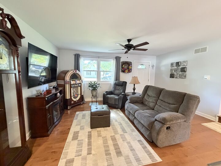 Property Photo:  104 E North Street  IL 61752 