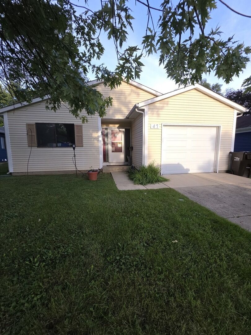 Property Photo:  47 Woodbine Drive  IL 60014 