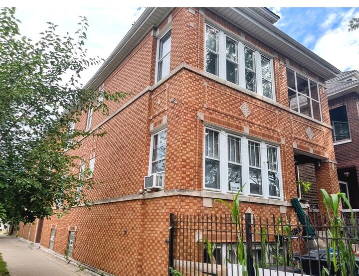 Property Photo:  2724 W 43rd Street  IL 60632 
