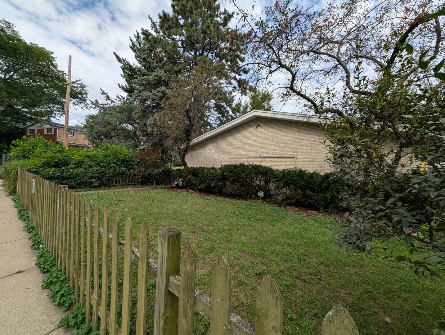 Property Photo:  1958 W Morse Avenue A  IL 60626 